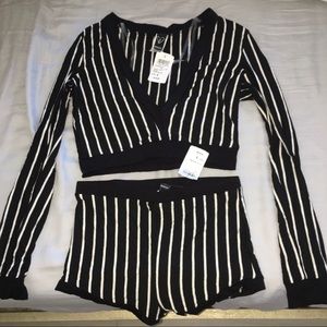 Cute Windsor ‘Referee’ Style Top & Bottom Set 🏁🖤